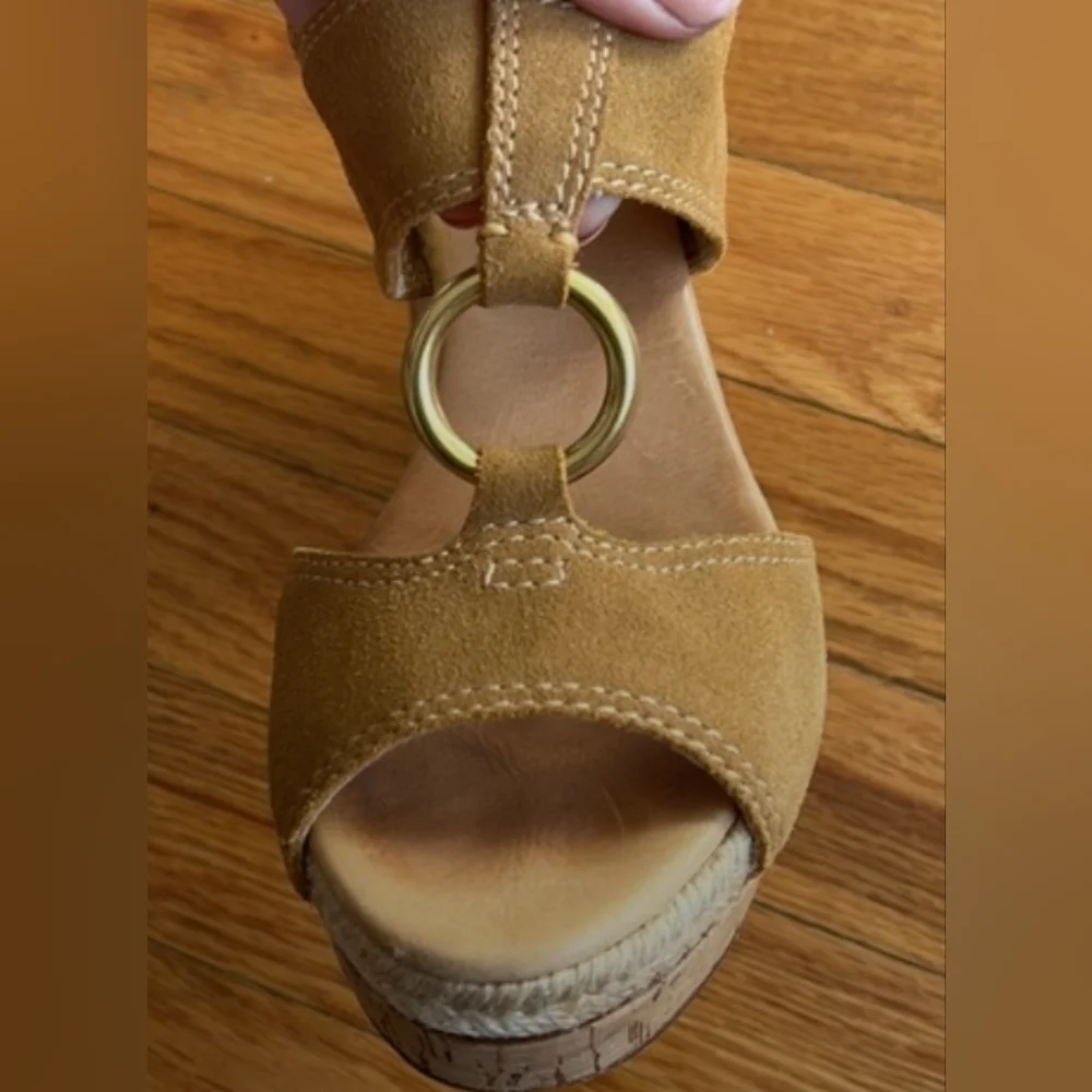 Coach Suede Block Heels Sandals Size 7 - Picture 2 of 7